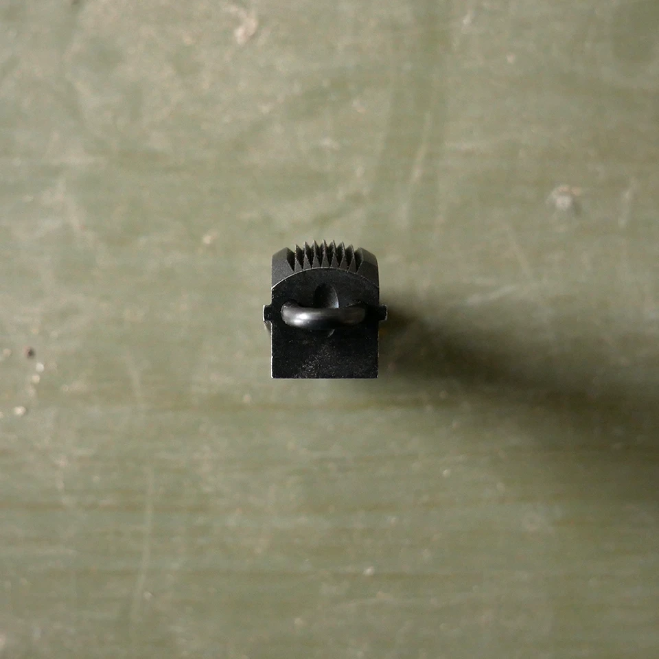 EGW Mainspring Housing Arched Serrated w/ Lanyard Loop Retro Colt Style GI-img-3