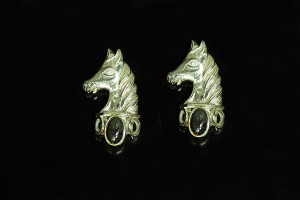 925 Sterling Silver 25mm Horse Pendant With Hematite Cabochon [y728b]