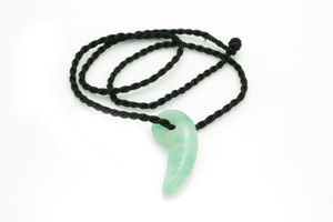 30mm Green Aventurine Magatama Fortune Pendant [y312d]