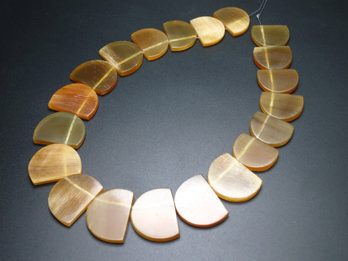 16x22-20x25mm Amber Horn Half Moon Beads Fully Drill 20pcs [z2112]