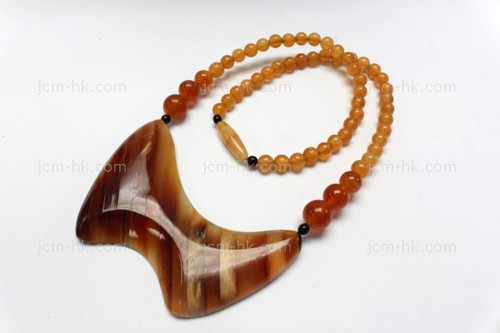 77x48mm Amber Horn Necklace 18" [z7514]