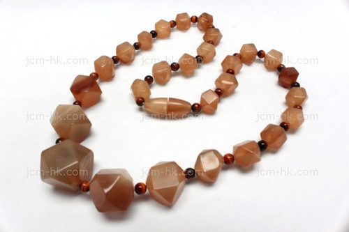 5x5mm-18x15mm Amber Horn Necklace 18" [z7557]