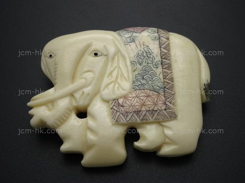 50x40mm Buffalo Bone Netsuke Part (top & bottom drill) [z8396]