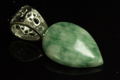 13x18mm China Jade Pear Cabochon Pendant [y723d]