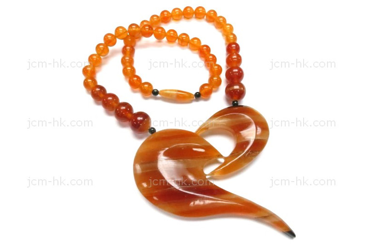 76x75mm Amber Horn Necklace 18" [z7543]