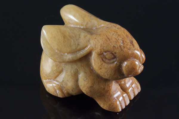 1.8" Golden Jade Rabbit Carving Collectible (Measure 45x33x28mm)