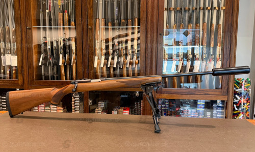Ruger M77/22 Walnut .22 WMR 701-42085