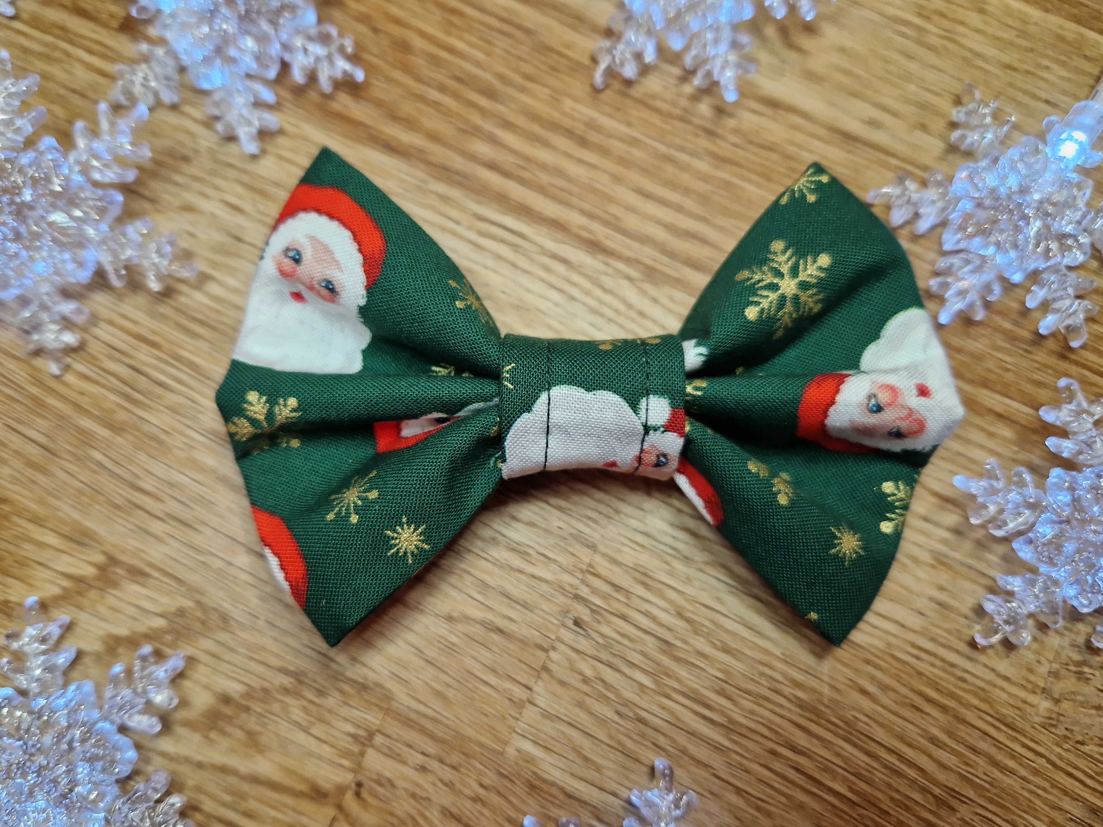 Green Santa bow tie
