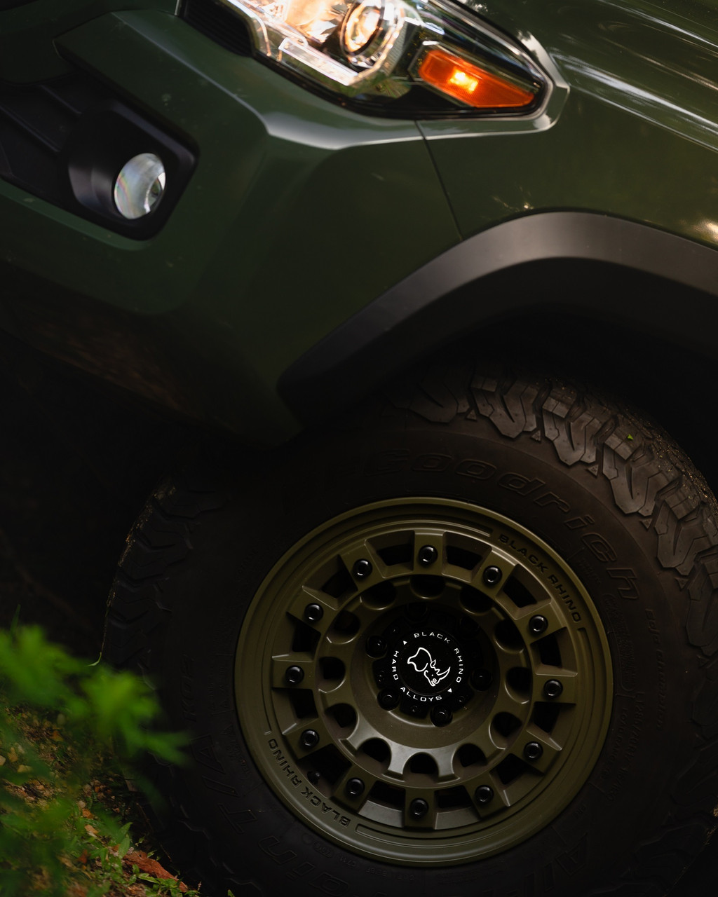 Black Rhino Fuji 17x8 6x5.5 Olive Drab Green Wheel 17" 20mm For Nissan Truck Rim