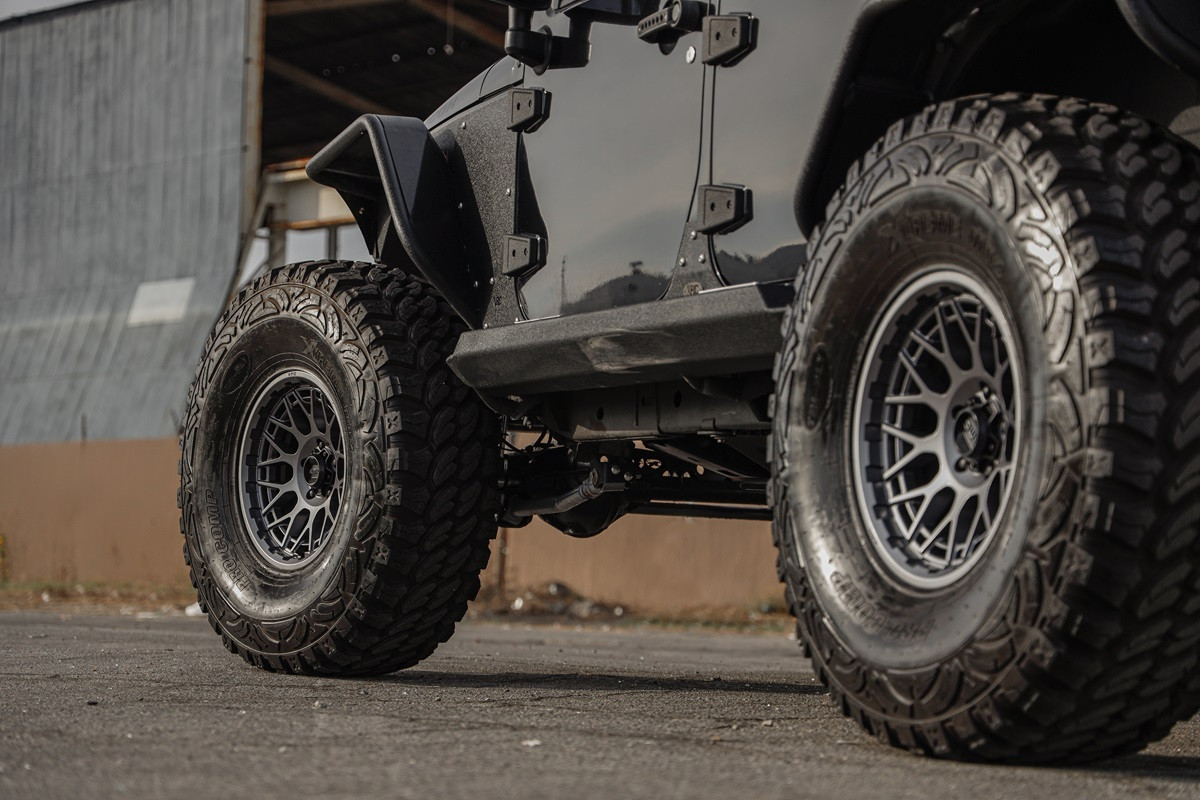 Set 4 18" KMC KM722 Technic 18x9 6x135 Anthracite Wheels 0mm Offroad Truck Rims