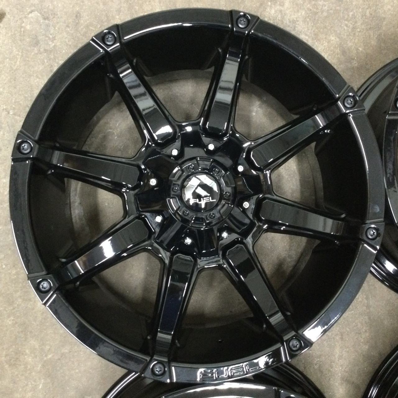 Set 4 18" Fuel D575 Coupler 18x9 6x135 6x5.5 19mm Wheels Gloss Black Truck Rims