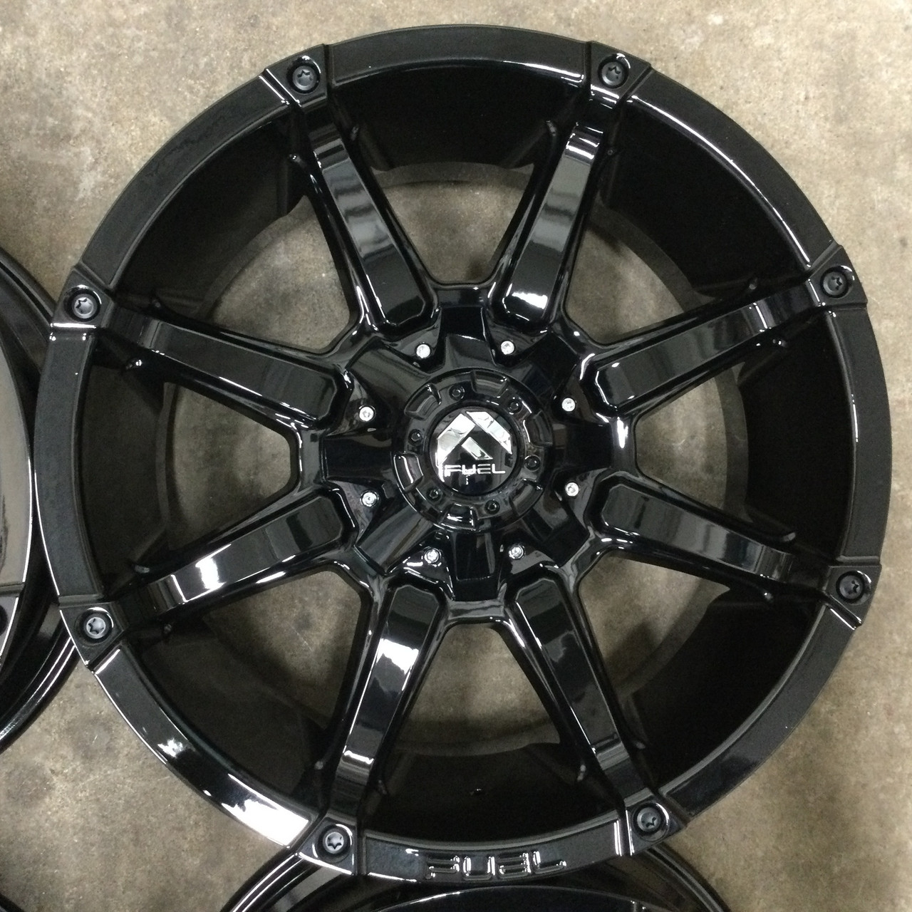 18" Fuel D575 Coupler 18x9 6x135 6x5.5 19mm Gloss Black Offroad Truck SUV Wheel Rim