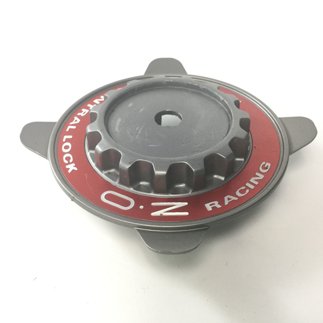 OZ Racing M674 Gray/Red Formula HLT Center Cap 5