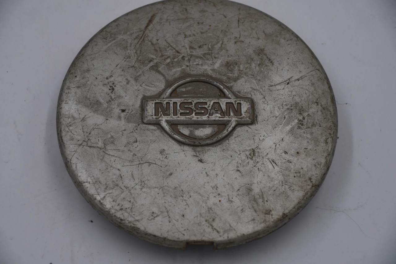 Nissan Silver Center Cap Hub Cap 40315-4B010 5.25" Factory OEM