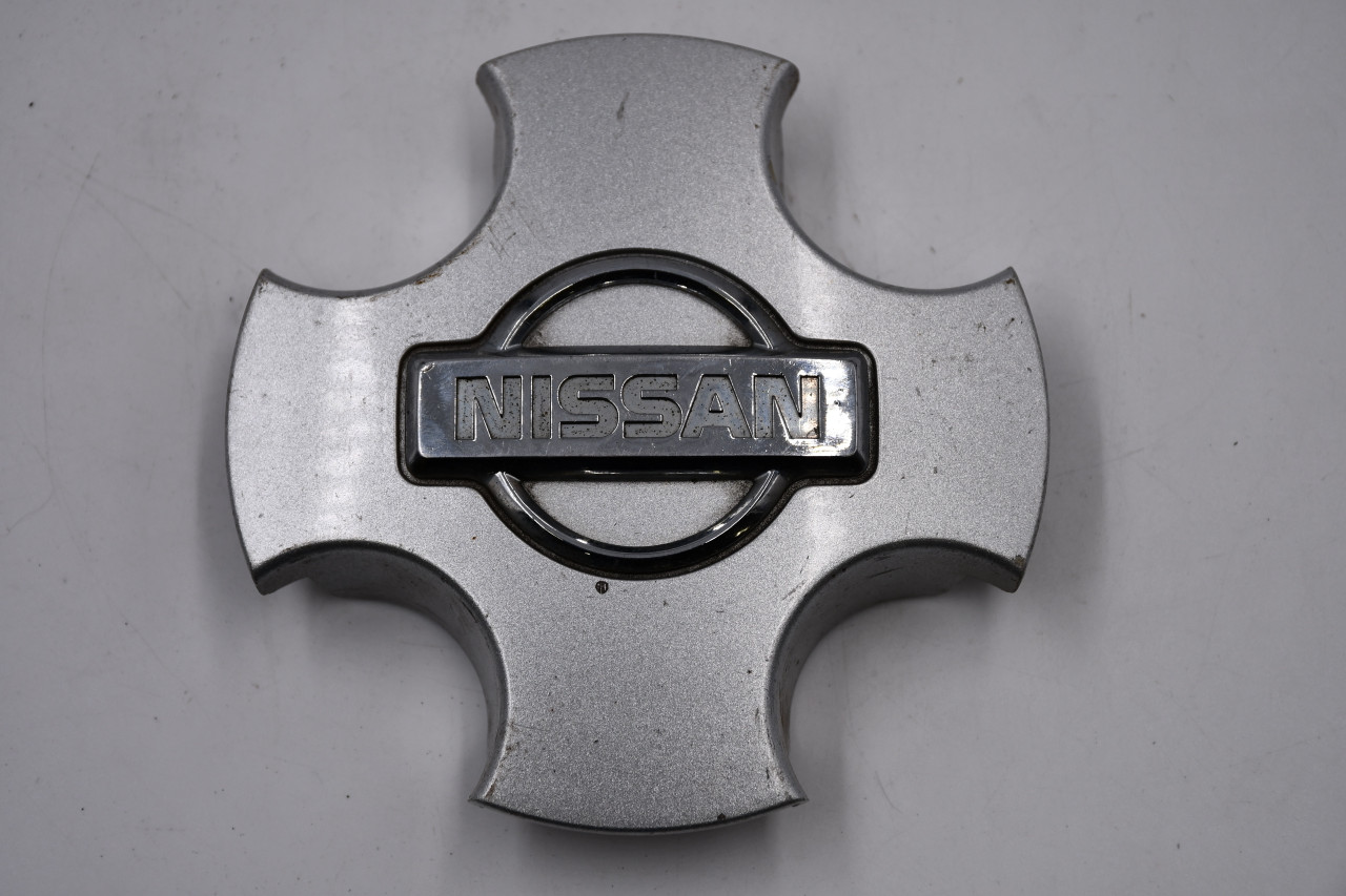 Nissan Silver W/ Chrome middle Wheel Center Cap Hub Cap 40343-0Z900 4.50" OEM Nissan Altima