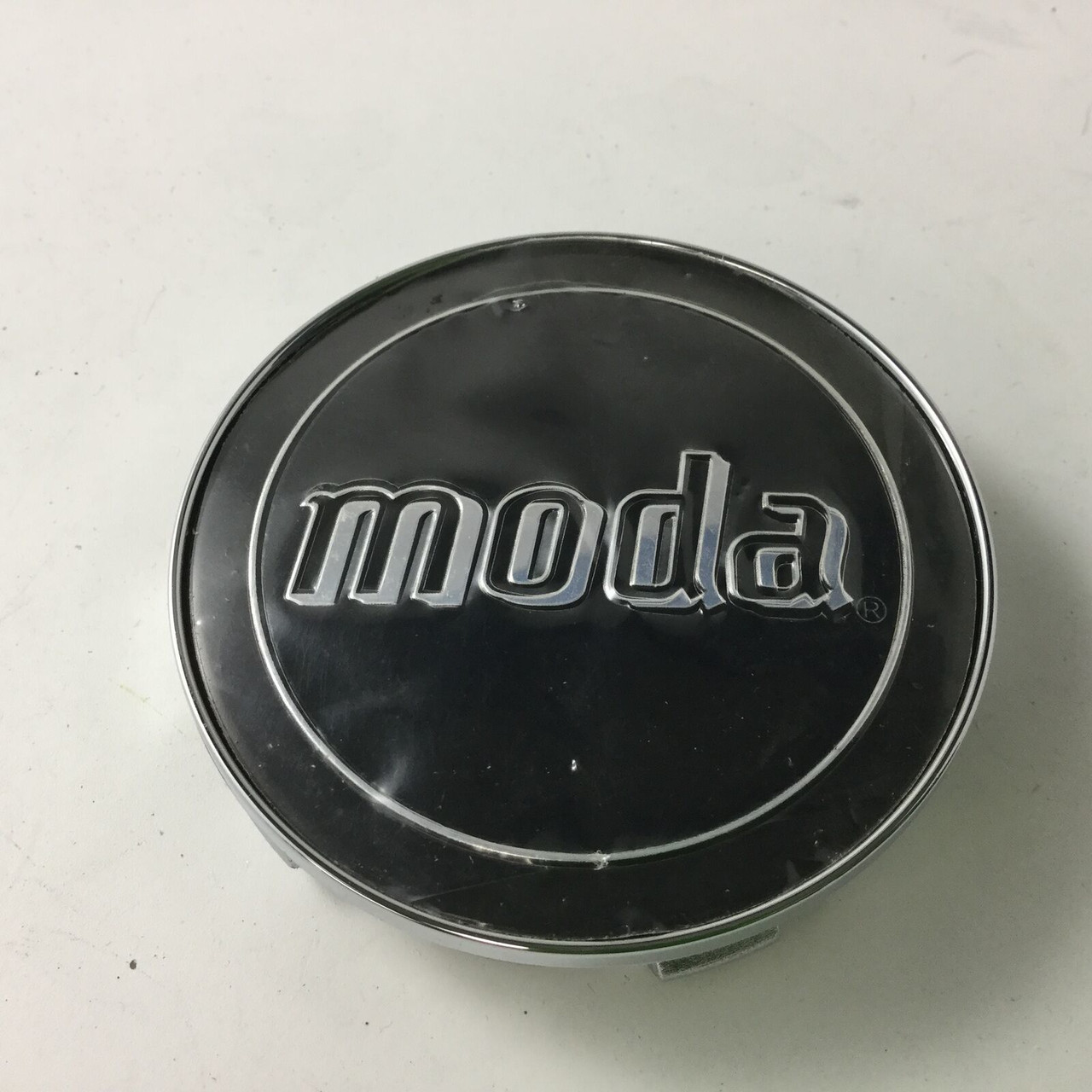 Moda Chrome with Black Center Cap BR4-1-CAP MD1318-75 5754170F-1 2.75"