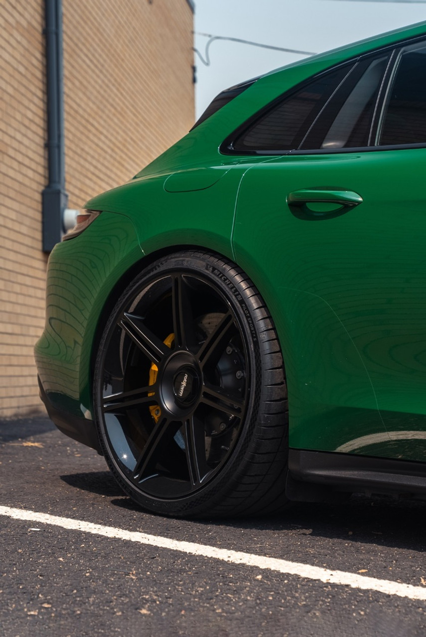 Rotiform  Fra 22x12 5x130 Gloss Black Matte Black Spokes Wheel 22" 60mm