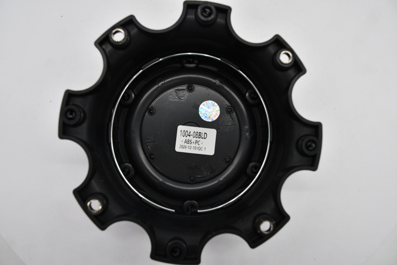 Rear view Fuel 1004-08BLD bolt-on center cap