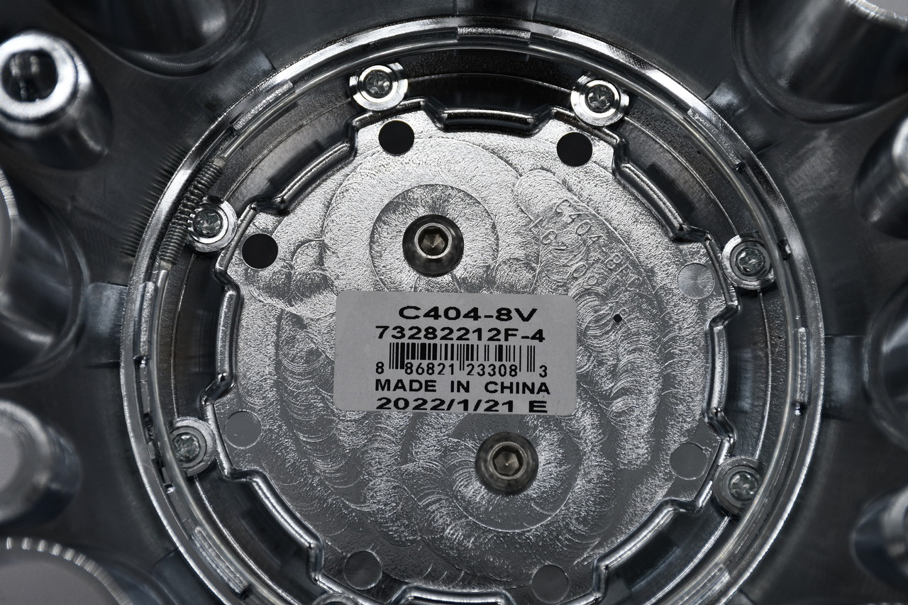 C404-8V chrome wheel cap