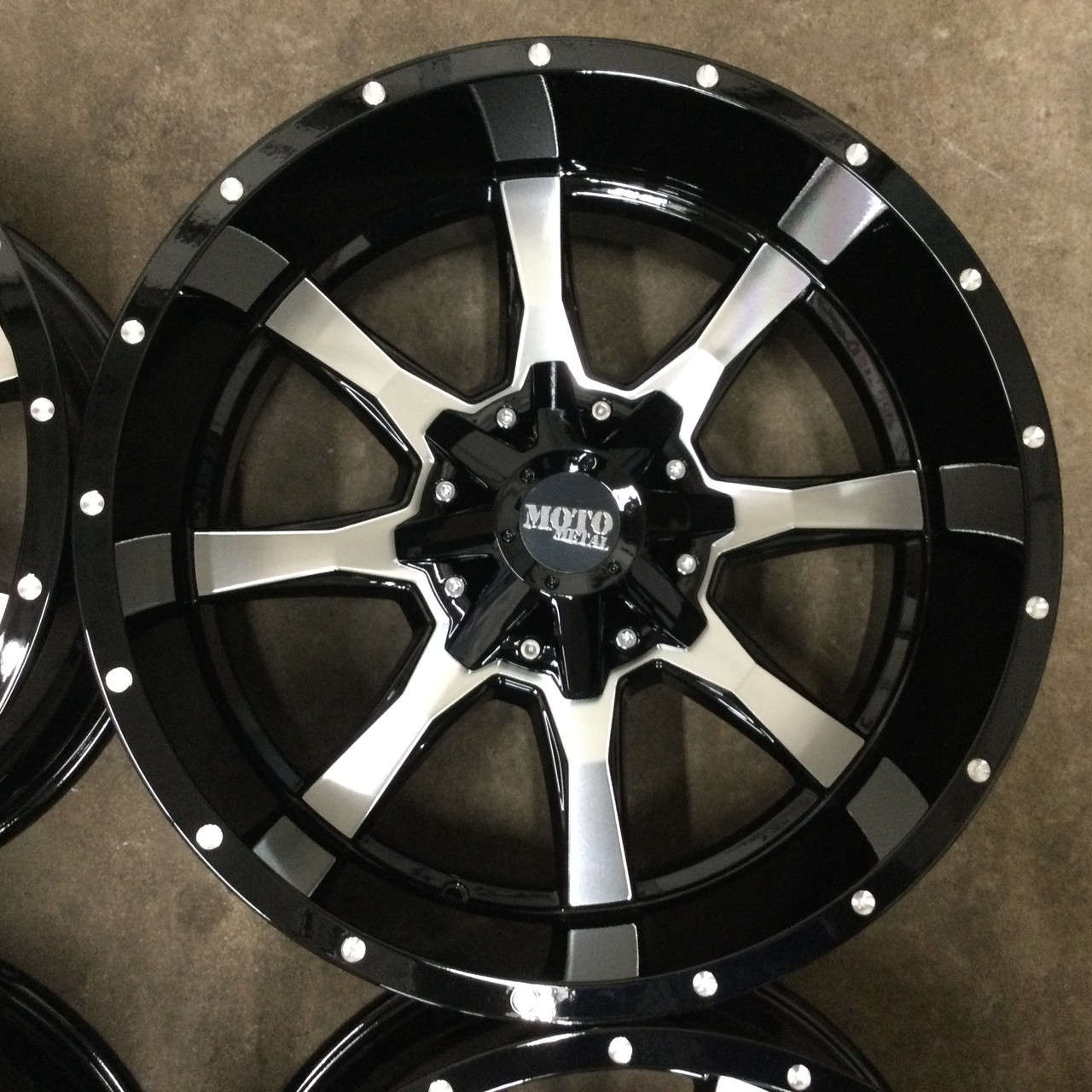 Moto Metal MO970 20x12 6x135 6x5.5 Gloss Black Machined Face Wheel 20" -44mm Rim