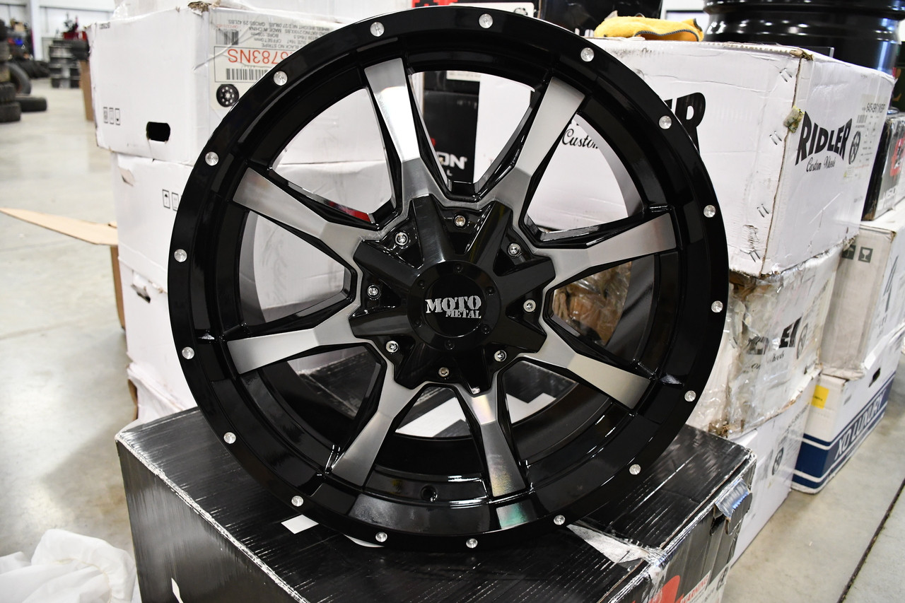 Moto Metal MO970 20x12 6x135 6x5.5 Gloss Black Machined Face Wheel 20" -44mm Rim