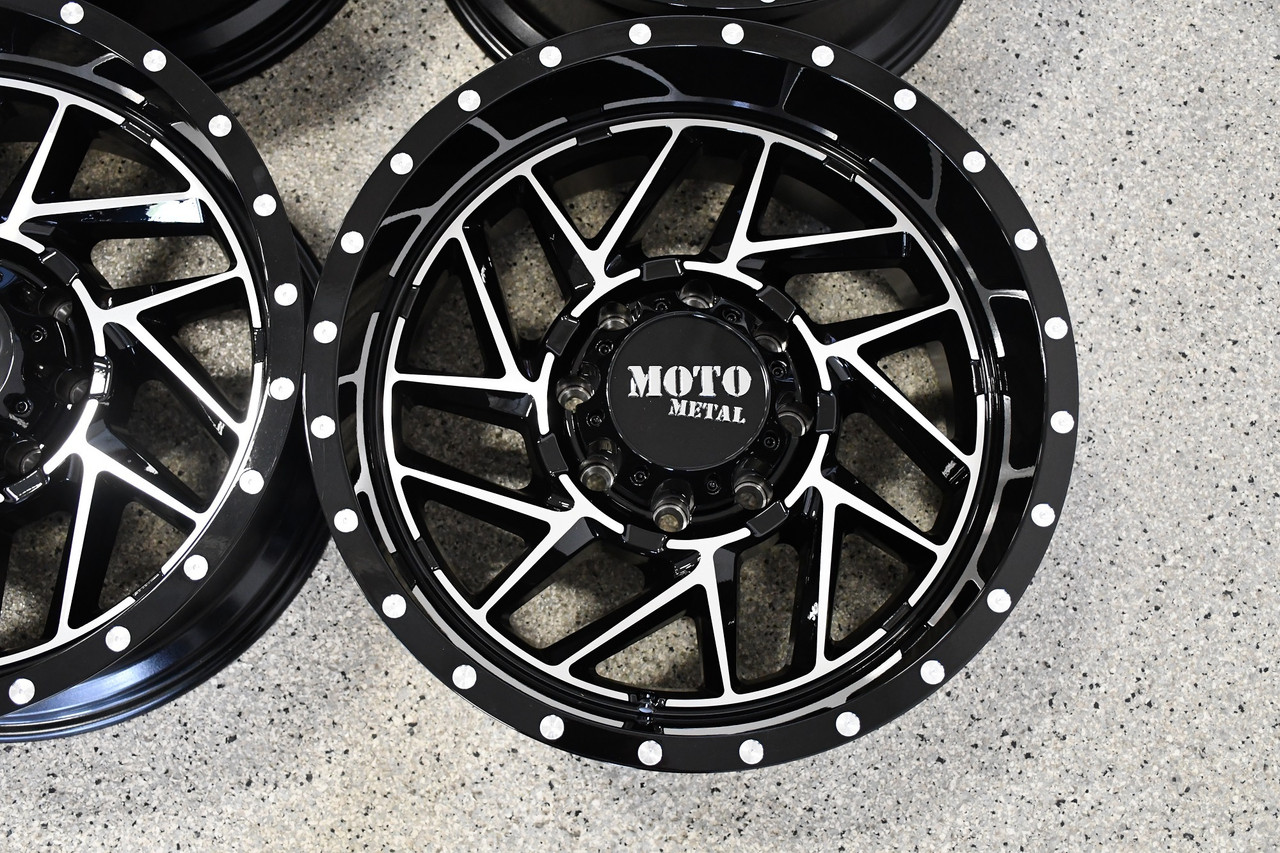 Moto Metal MO985 Breakout 16x8 5x4.5 Gloss Black Machined Wheel 16" -6mm Rim