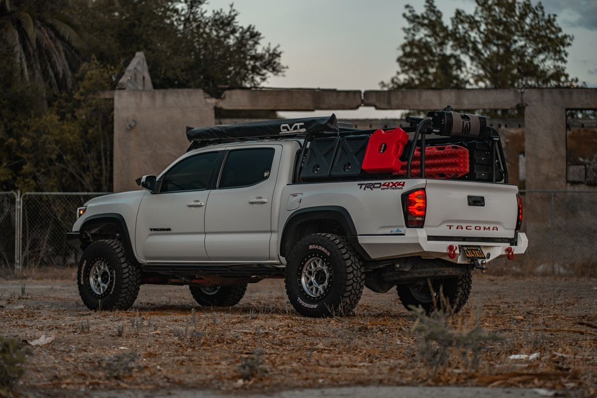 KMC KM549 Grs 20x9 8x6.5 Machined With Satin Black Lip Wheel 20" 18mm Rim