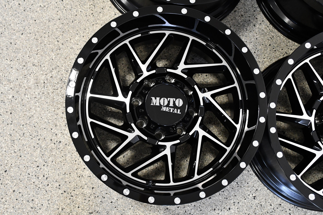 Moto Metal MO985 Breakout 16x8 6x5.5 Gloss Black Machined Wheel 16" -6mm Rim