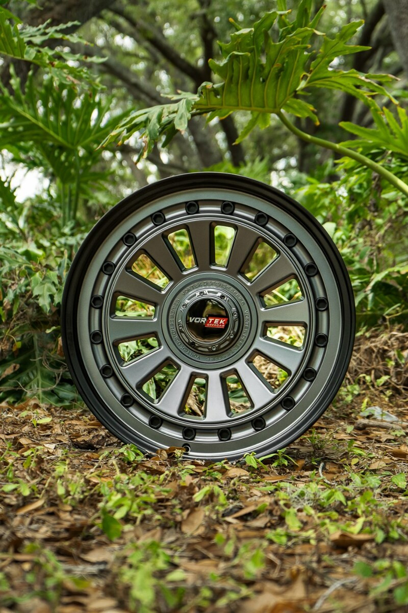 20" Vortek Radar VRD-702 Gunmetal w/ Black Bolts 20x9.5 Wheel 6x135 6x5.5 -12mm