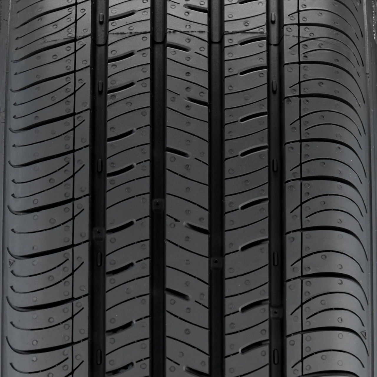 Set 4 225/40R18 Kumho Tires Solus TA31 Radial Tires 2254018 Standard Touring 88V
