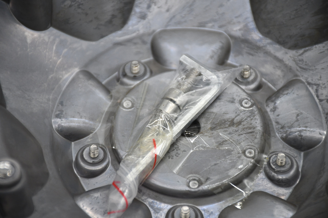 Fuel Platinum Wheel Center Cap Hub Cap U1003-88FLRT 8.75" Contra 8 lug 5 Bar