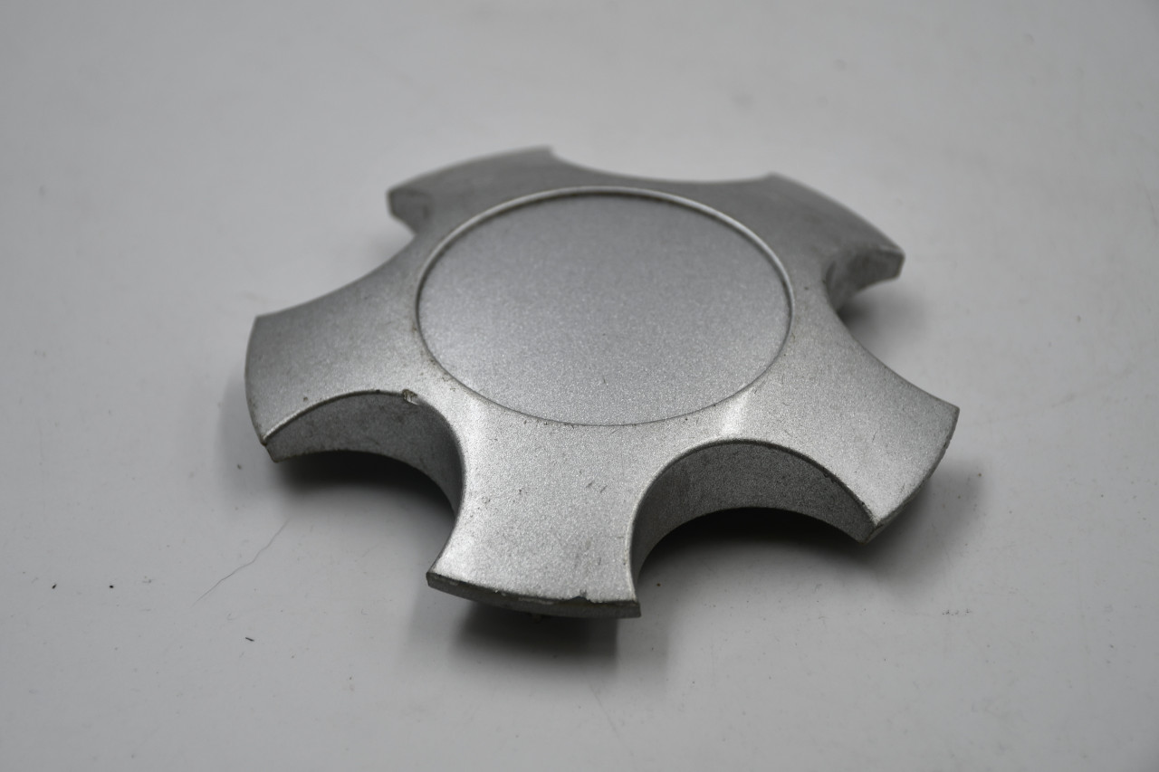 General Motors Silver Wheel Center Cap Hub Cap OP90468000AU 4.375" OEM GM fitting Cadillac '97-'99 No Insert/Logo