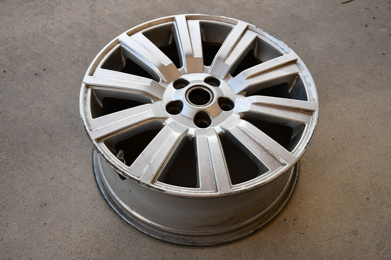 Single 19x8 Land Rover LR4 2012-2016 Silver Wheel 5x120 Rim Some Curb Rash