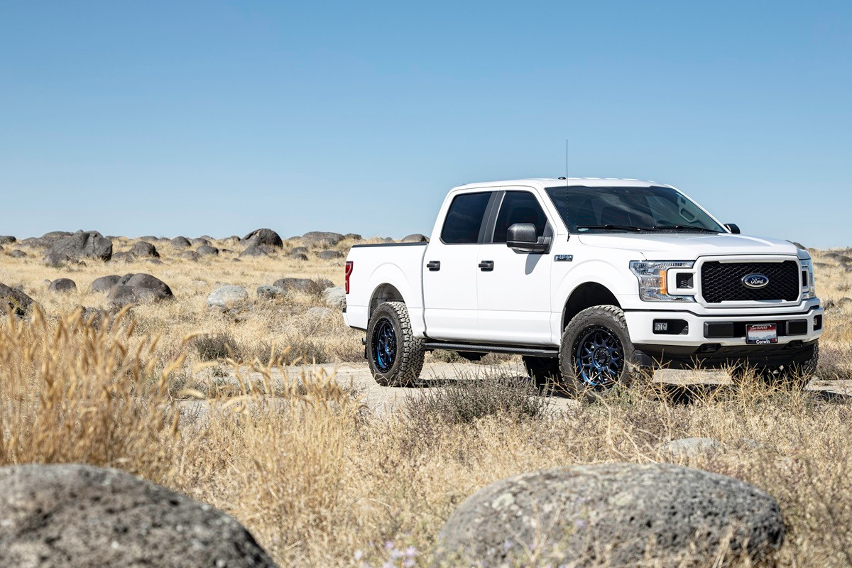 Set 4 KMC KM549 GRS 18x9 5x5 Midnight Blue With Gloss Black Lip Wheels 18" -12mm