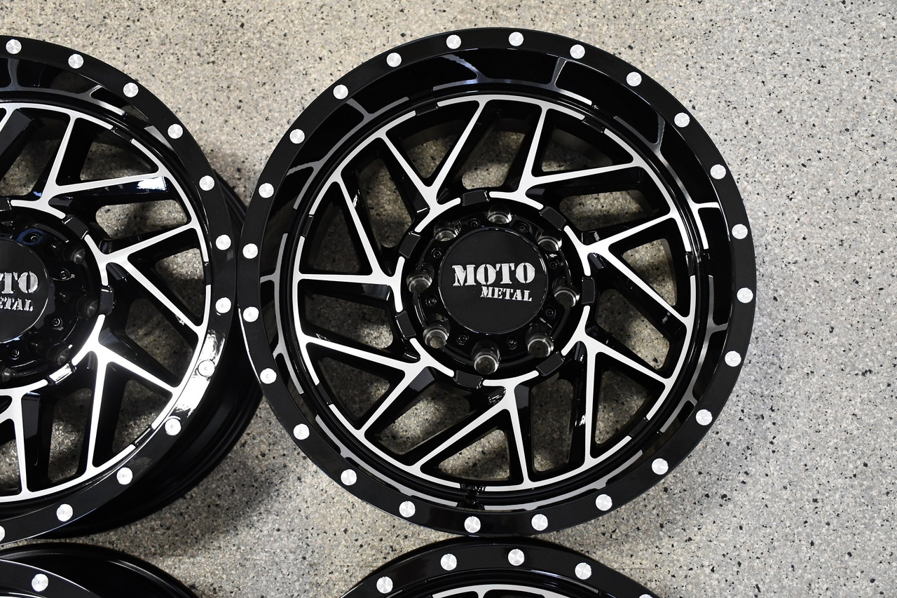 Set 4 Moto Metal MO985 Breakout 16x8 5x4.5 Gloss Black Machined Wheels 16" -6mm