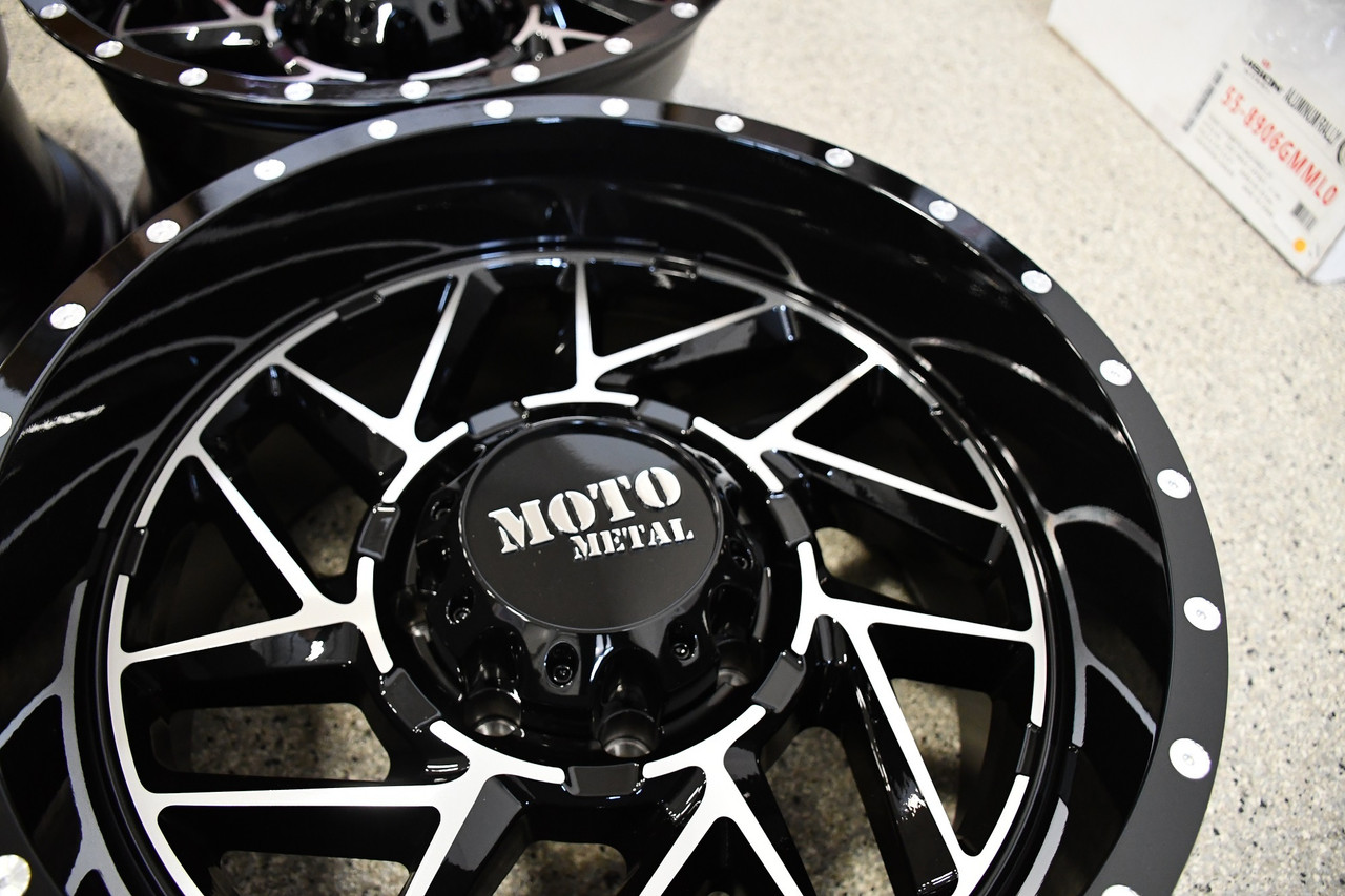 Set 4 Moto Metal MO985 Breakout 16x8 5x4.5 Gloss Black Machined Wheels 16" -6mm