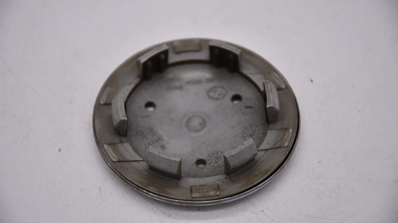 Land Rover Silver Wheel Center Cap Hub Cap FK52-1A096-AA 2.375"