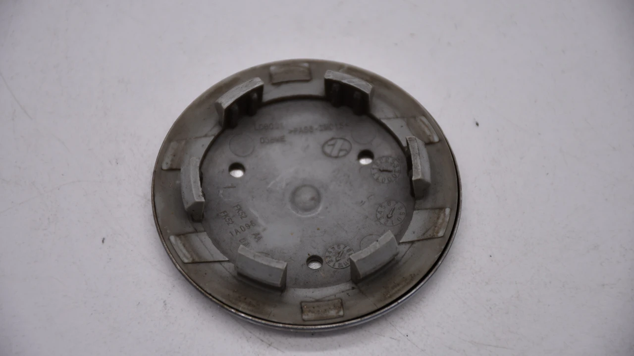 Land Rover Silver Wheel Center Cap Hub Cap FK52-1A096-AA 2.375"