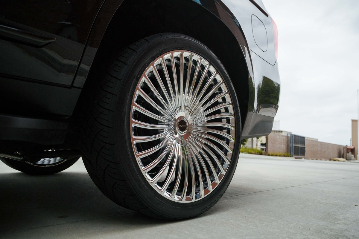 22" Motiv 438C Swerve 22x9 Chrome Wheel 6x135 6x5.5 Rim +25mm Truck Suv