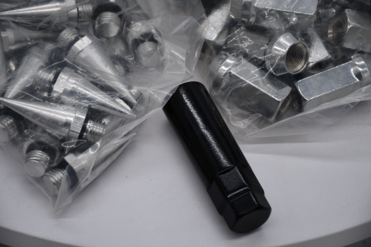 Chrome Spiked Lug Nut Set – 24 Pc | 1/2" x 20 Extended 80mm | Fits 5 & 6 Lug Rims | Includes Key