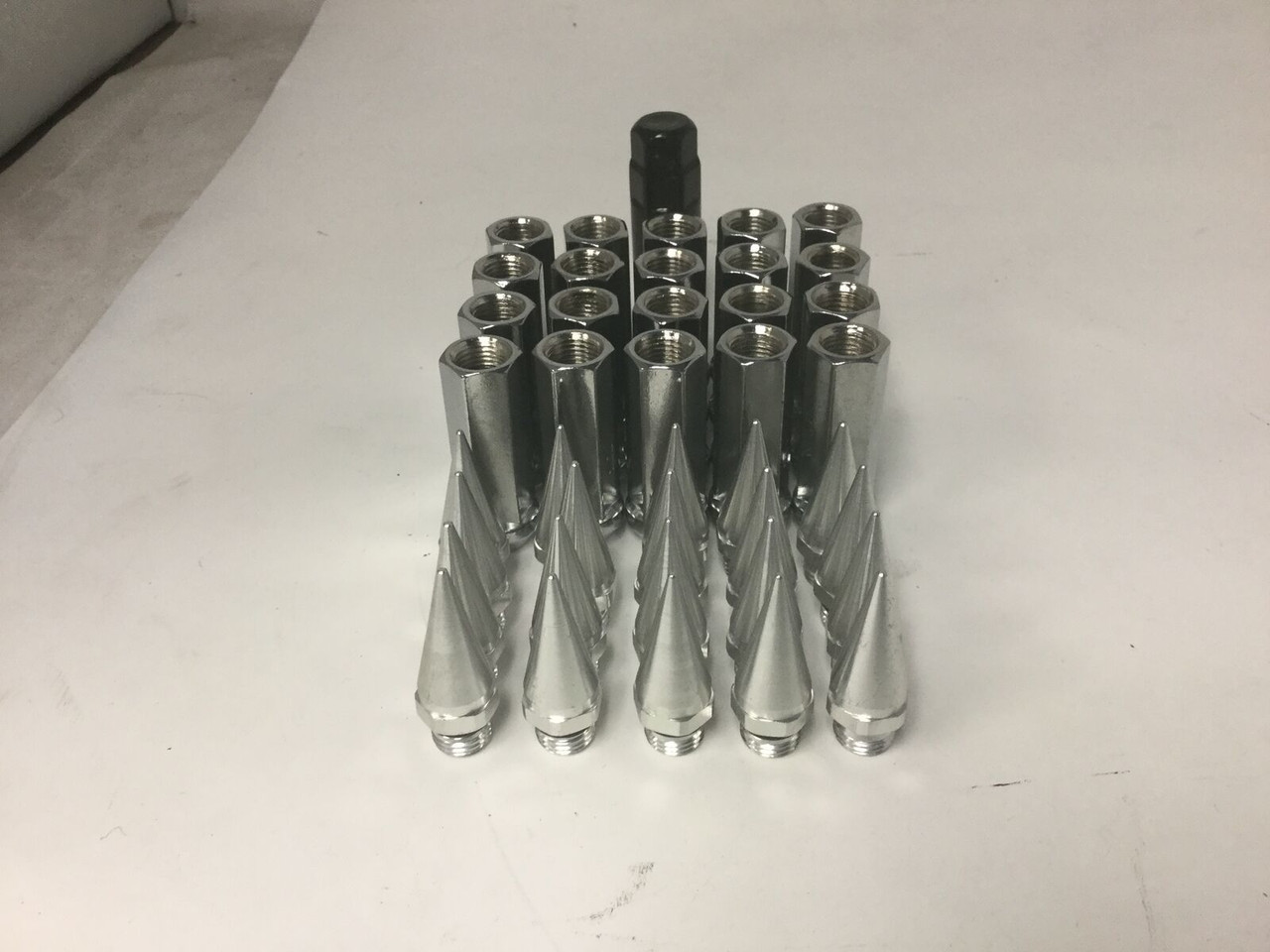 Chrome Spiked Lug Nut Set – 24 Pc | 1/2" x 20 Extended 80mm | Fits 5 & 6 Lug Rims | Includes Key