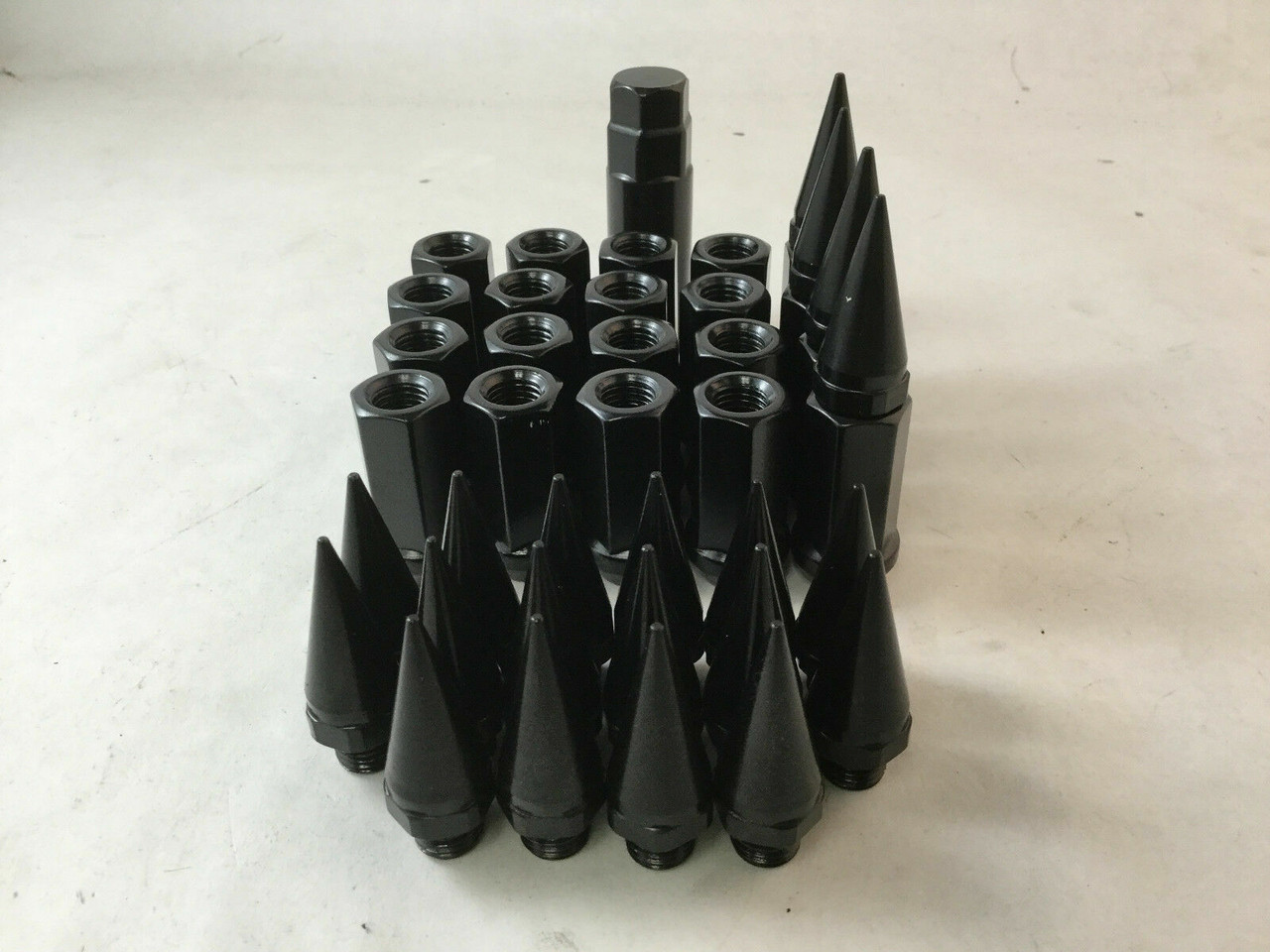 Set 20 9/16 Spike Lug Nuts Hex Short Lug with 2 Piece Spike for 5 Lug Trucks