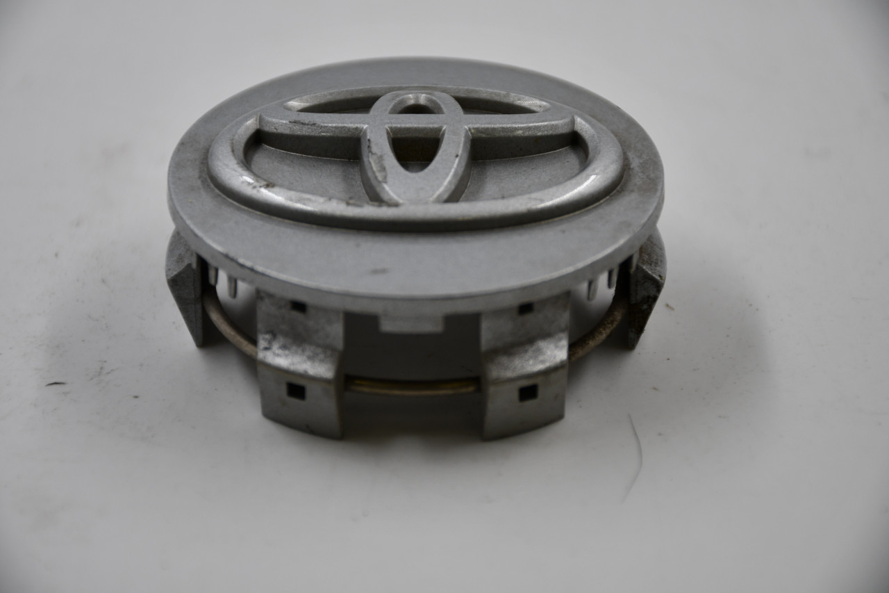 Toyota Silver Wheel Center Cap Hub Cap 42603-420WL 2.5