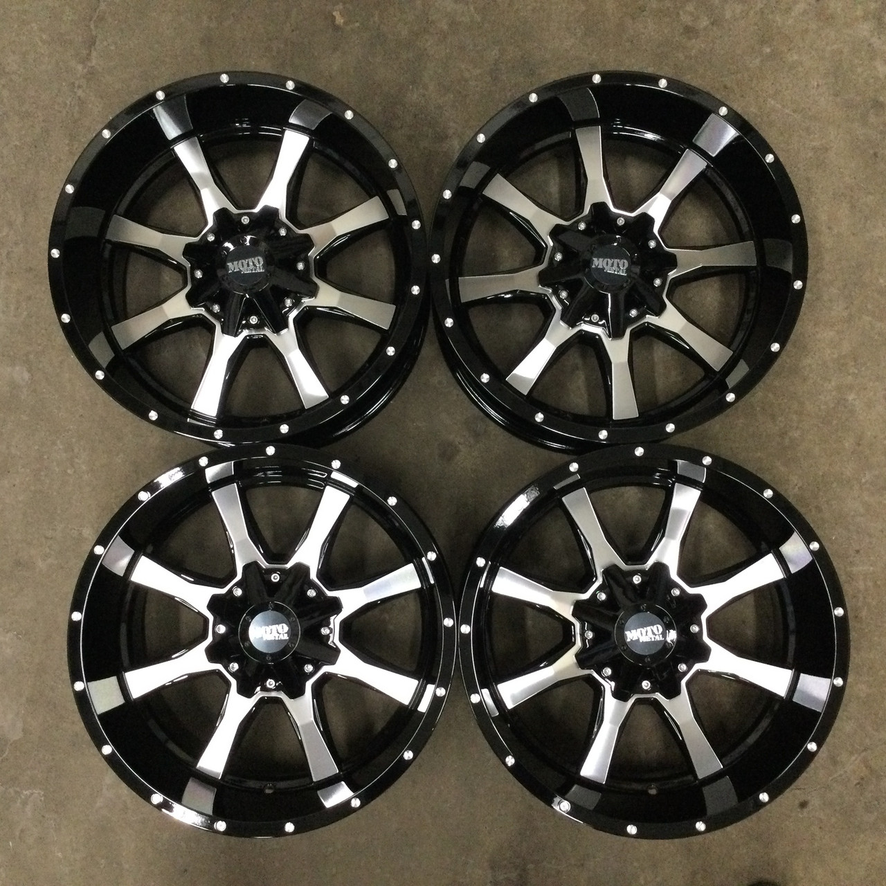Set 4 20" Moto Metal MO970 20x10 5x5 5x5.5 Black Machined Face Wheels -24mm Rims