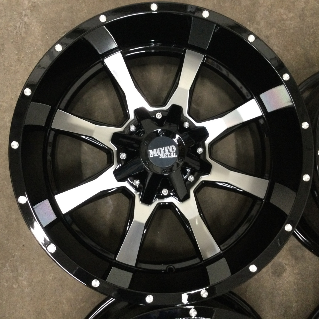 Set 4 20" Moto Metal MO970 20x10 5x5 5x5.5 Black Machined Face Wheels -24mm Rims