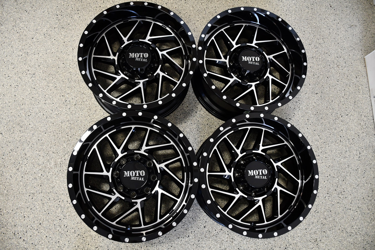 Set 4 Moto Metal MO985 Breakout 20x12 6x5.5 Black Machined Wheels 20" -44mm