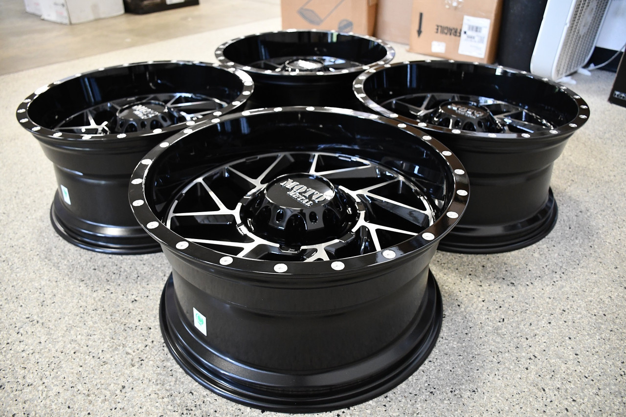 Set 4 Moto Metal MO985 Breakout 20x9 6x5.5 Gloss Black Machined Wheels 20" 18mm