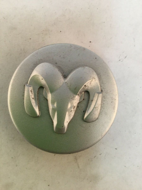 Factory OEM Dodge Avenger Caliber Wheel Center Hub Cap Silver 0XG80TRMAA DOD48
