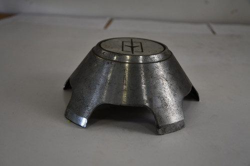 Oldsmoblie Cast Aluminum Center Cap Hub Cap 559972 7"