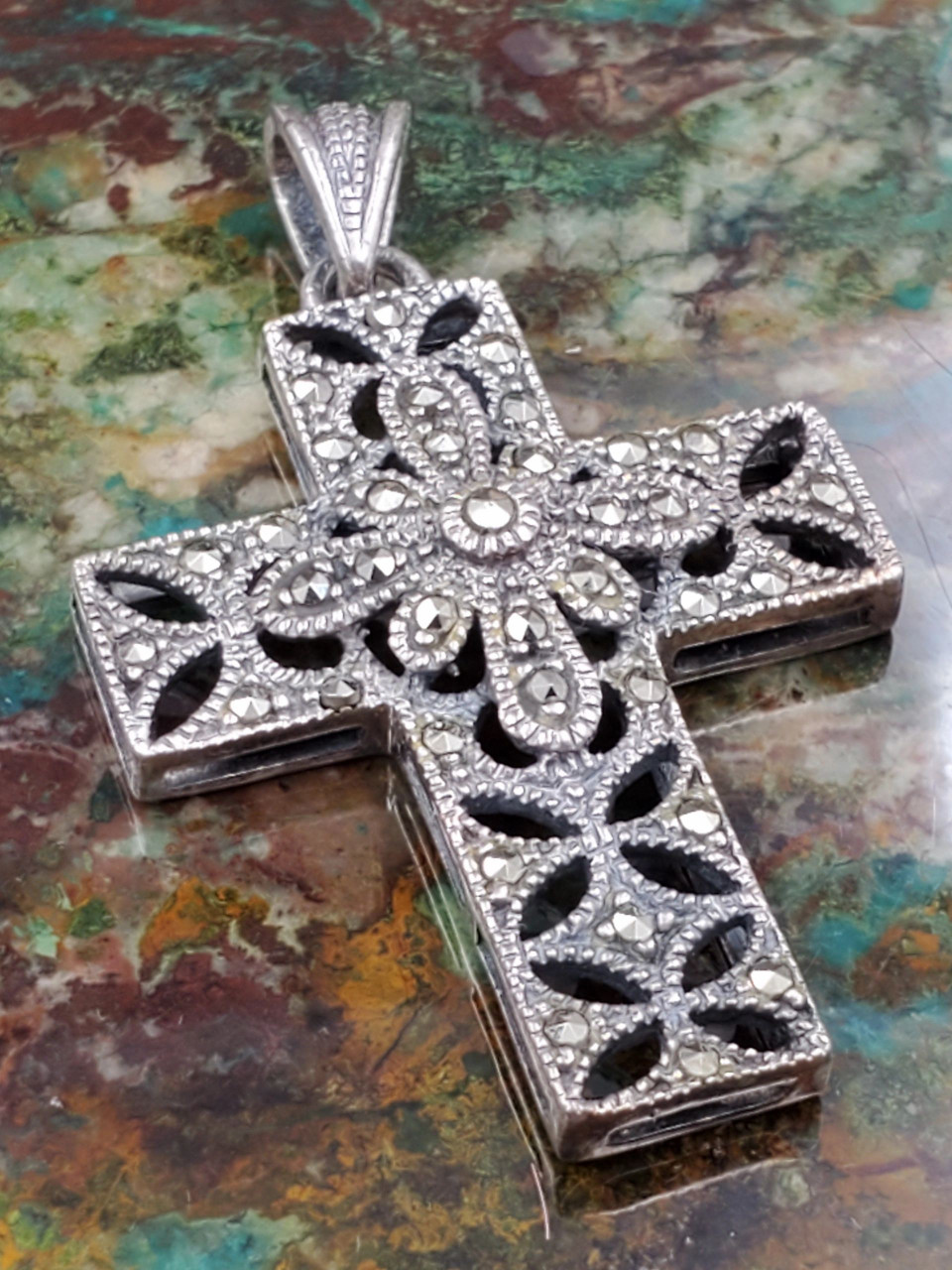 Ornate Cross Pendant | Smiffys